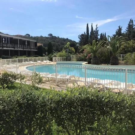 Les Terrasses Du Liouquet T2, Piscine , Parking , A 150 M * La Ciotat
